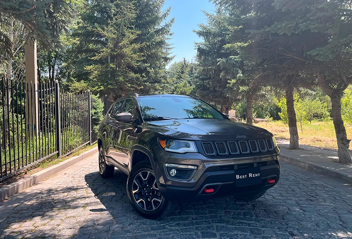 Прокат автомобиля Jeep Compass в Армении